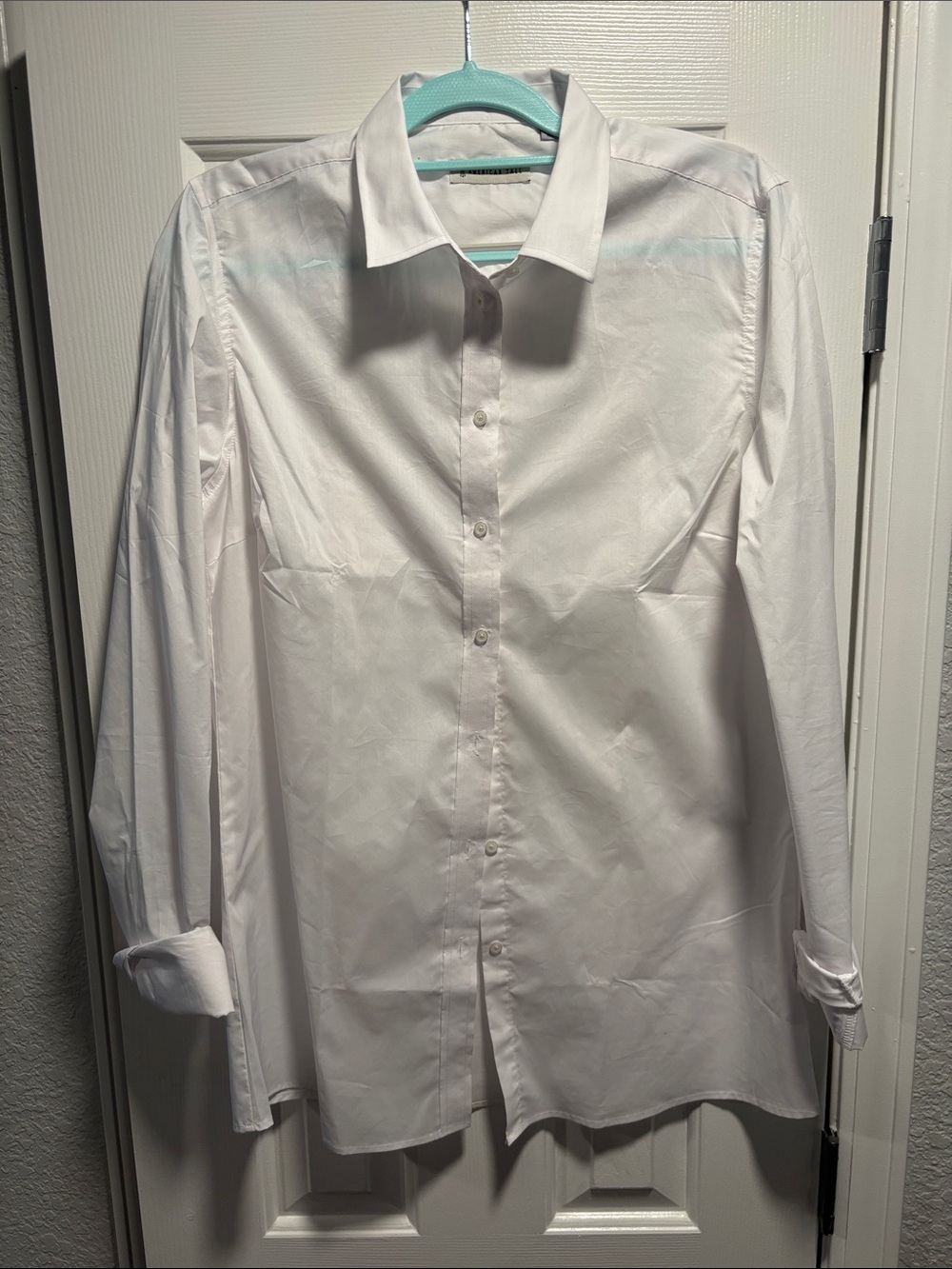Women's White Button-Down Shirt with Classic Point Collar